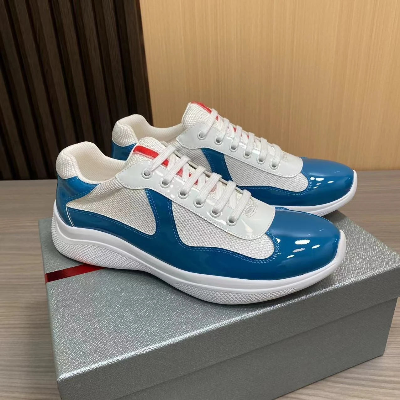 New P-style breathable casual sneakers for summer, high-end men's shoes, fashionable mesh panel shoes, fitness shoes