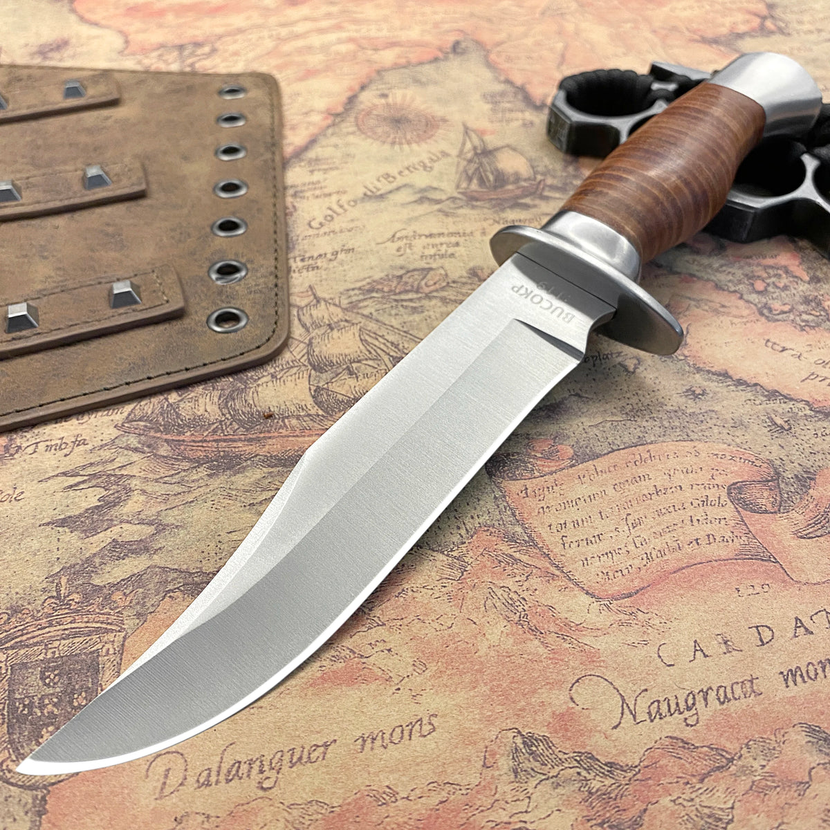 Outdoor tactical hunting knife, a pocket knife for camping, wilderness survival and daily carry.