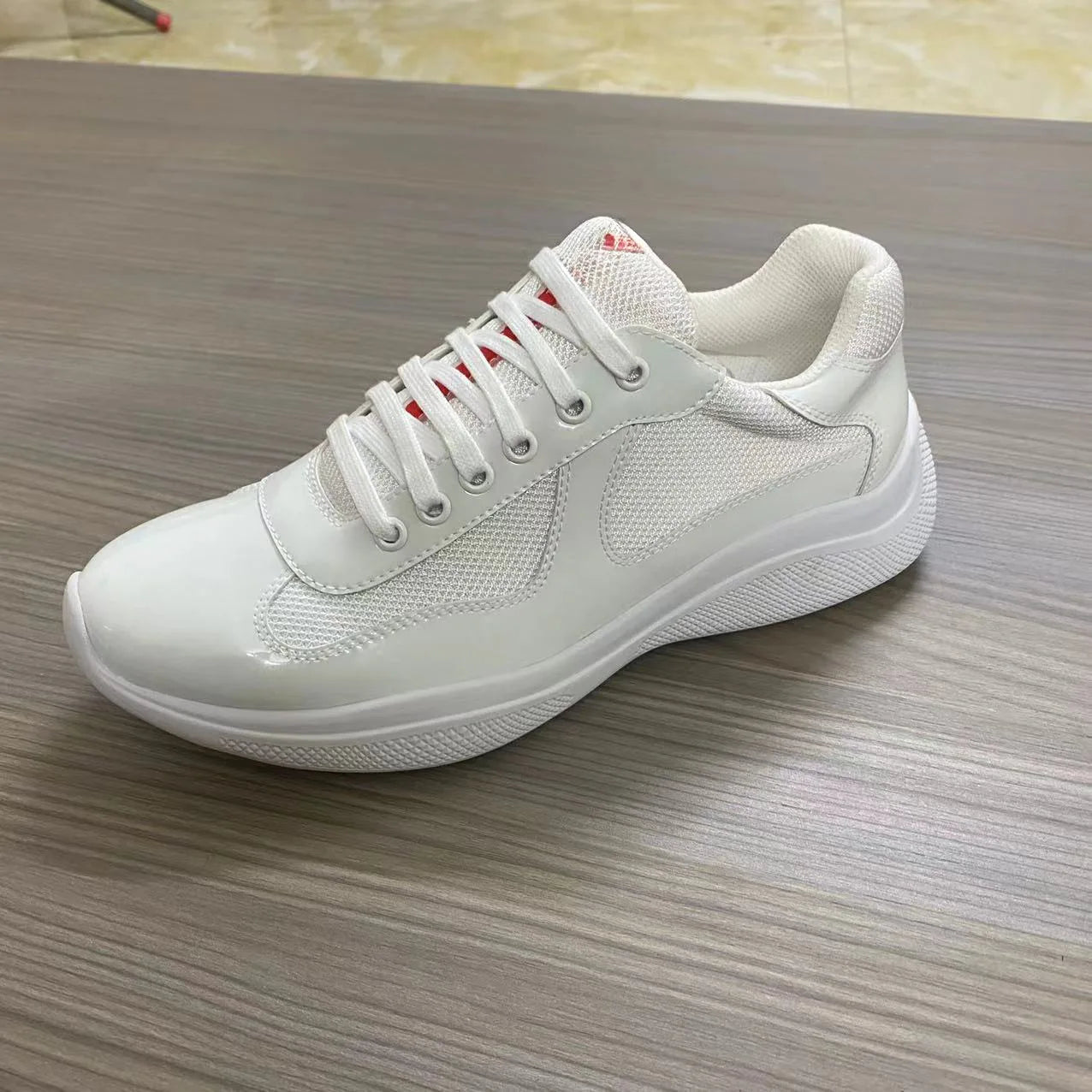 New P-style breathable casual sneakers for summer, high-end men's shoes, fashionable mesh panel shoes, fitness shoes