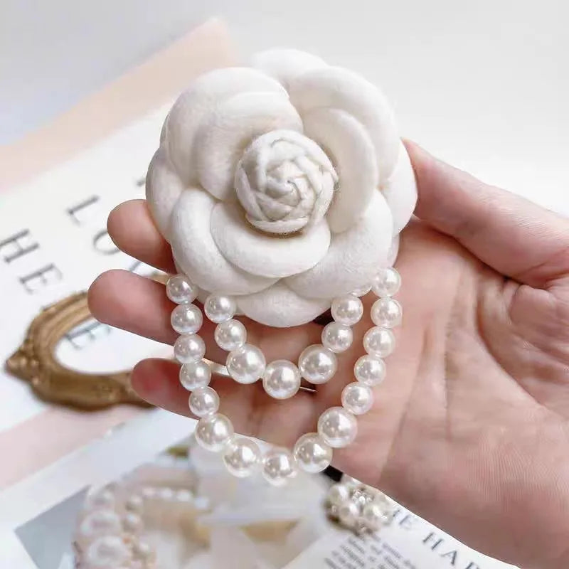 Multicolor Camellia Brooch Women Retro White Black Red Pink Wool Scarf Buckle Girls Pearl Brooches Elegant Jewelry Accessories